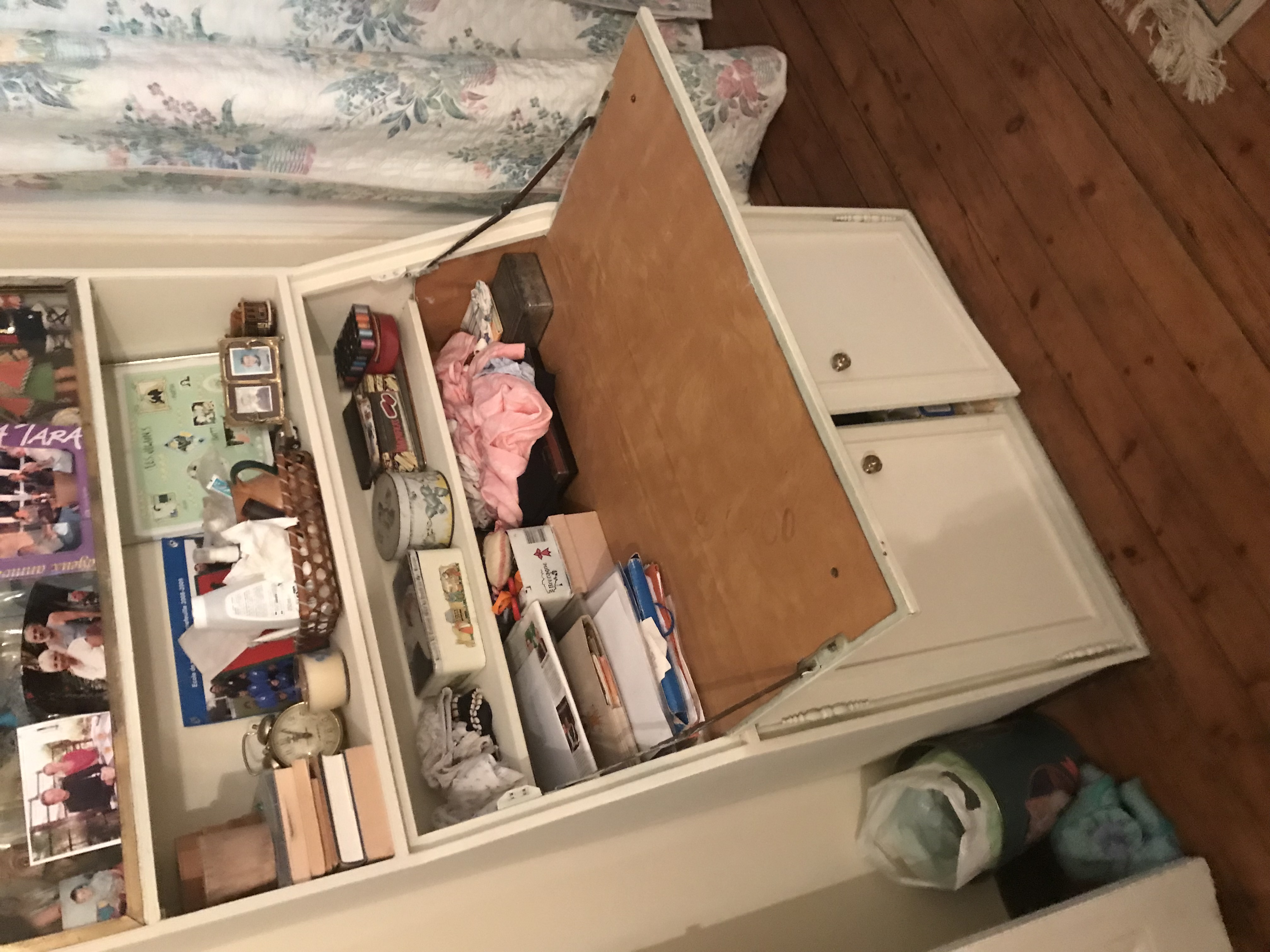 Meuble Vitrine 1er Gauche (1).jpg